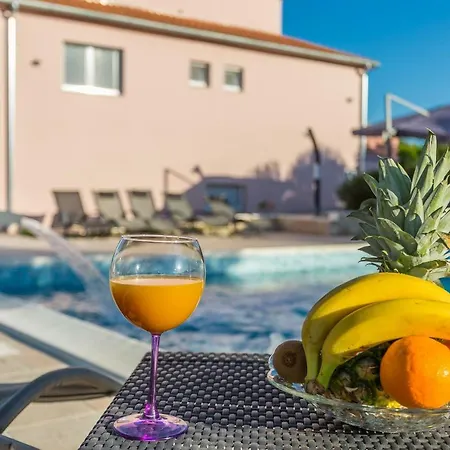 Ana Villa Biograd na Moru